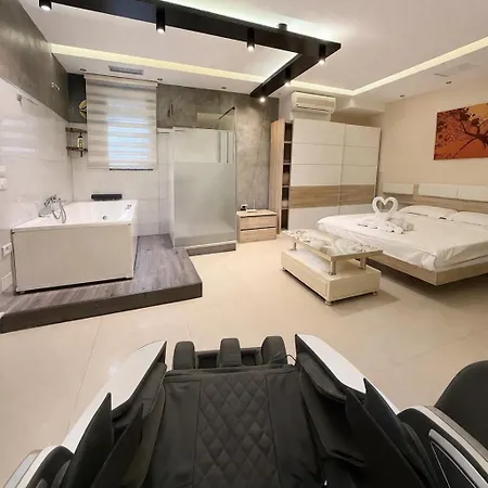 Jacuzzi Escape Apartment Tirana
