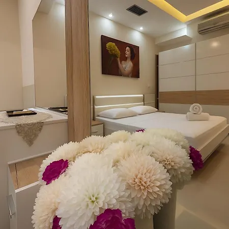 Jacuzzi Escape * Tirana